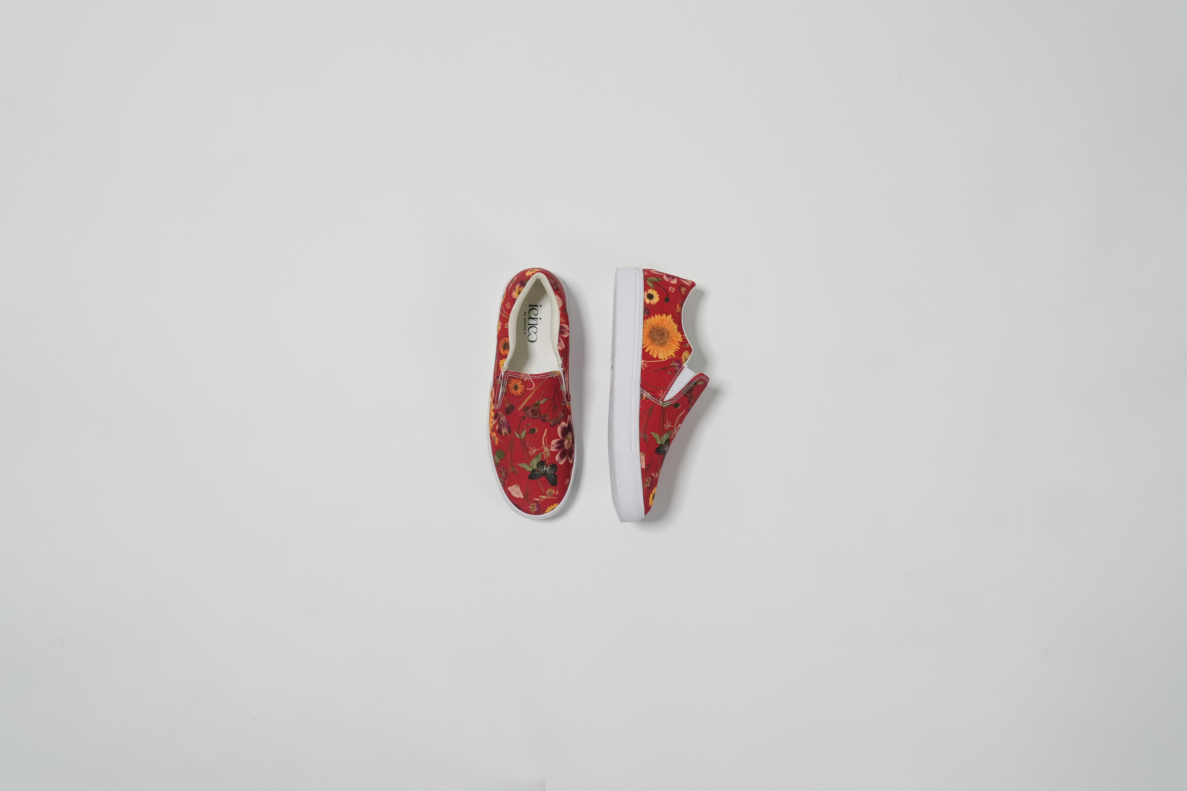 Red Roses Slip On