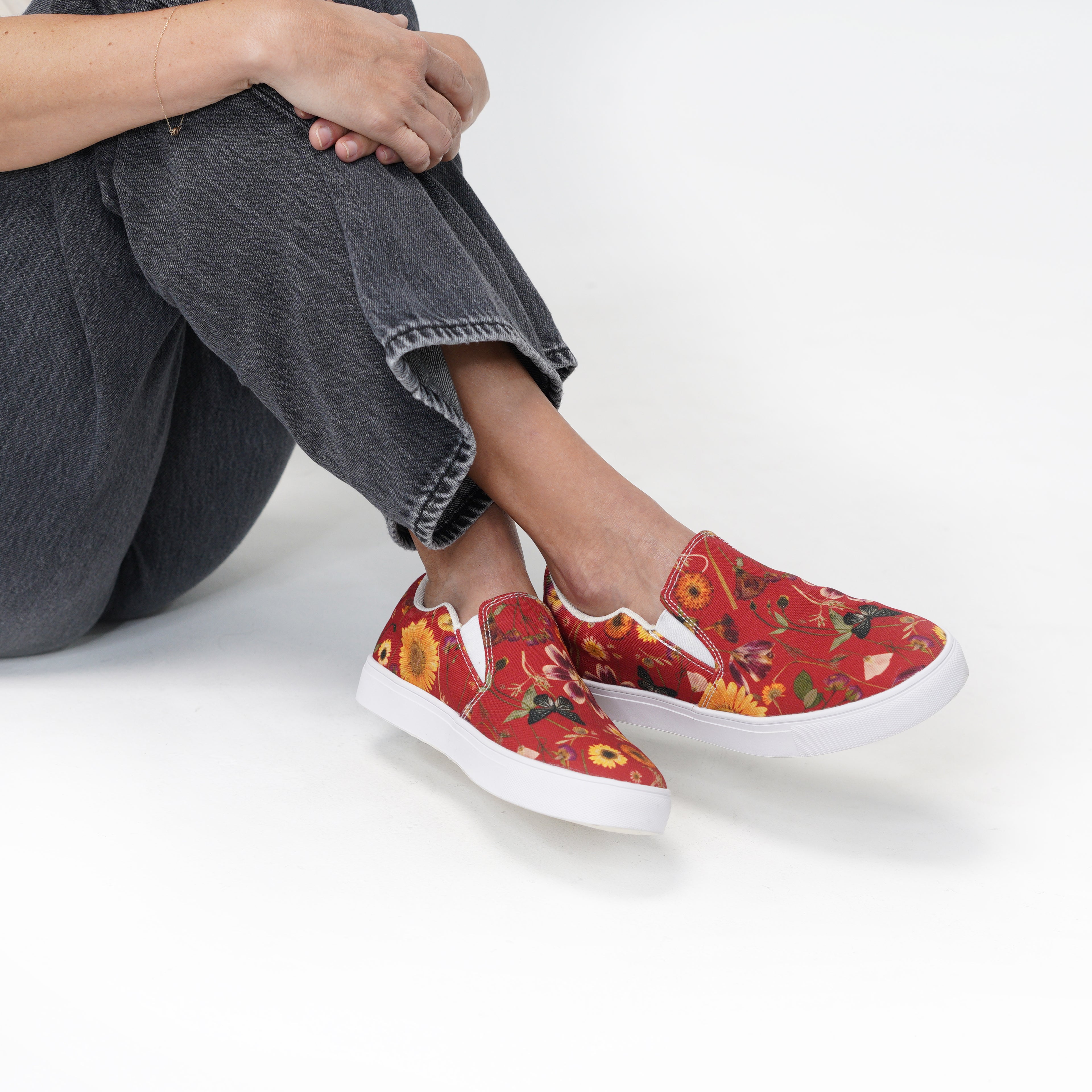 Red Roses Slip On